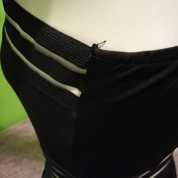 NWOT S Illusion Striped One Piece Swimsuit - Picture 7 of 8